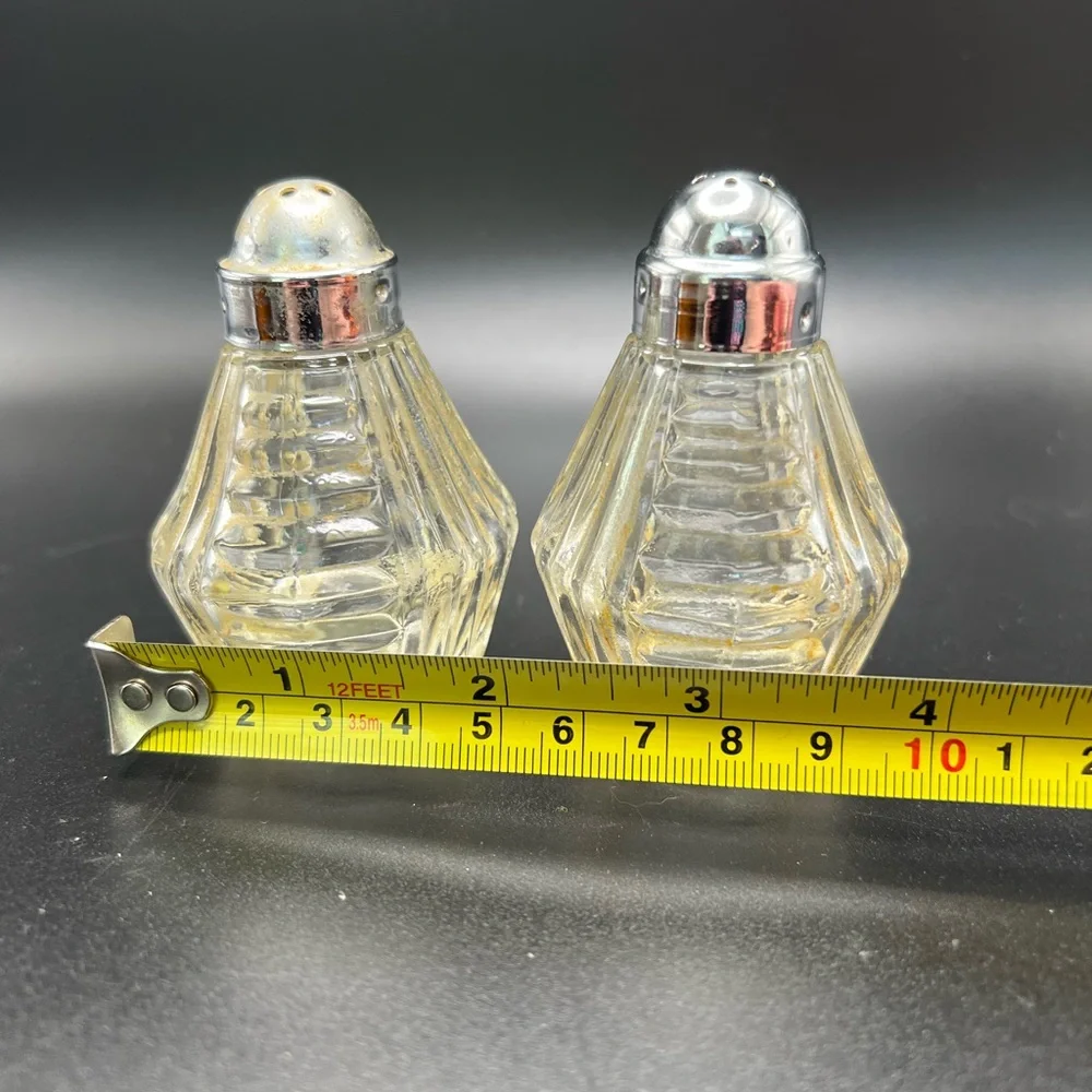 Vintage Anchor Hocking Clear Glass Salt and Pepper Shakers Chrome Tops - Picture 4 of 10